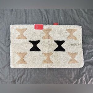 Opalhouse 18x30 Bath Mat with Geometric Bow Design, NWT